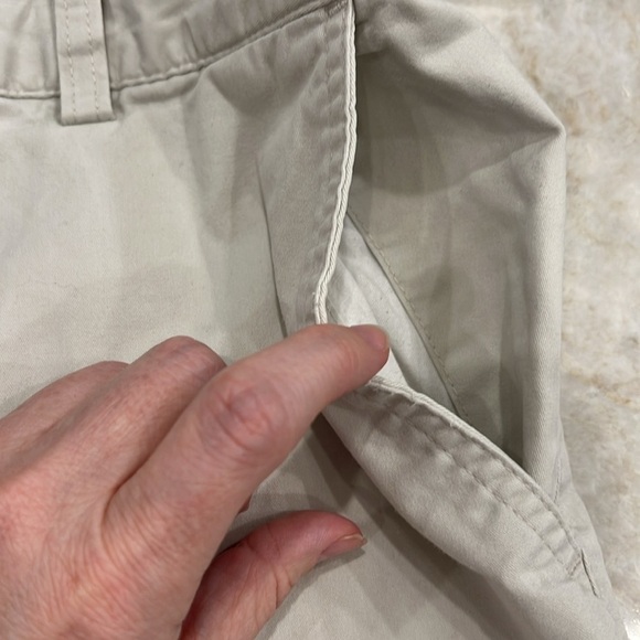 Eddie Bauer | Mercer Fit Khaki Pants | Light‎ Stone | Petite Size 16 (16P) - Picture 7 of 10